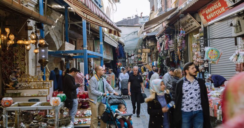 Experiencing Istanbul Like a Local: Insider Tips and Neighborhood Gems
