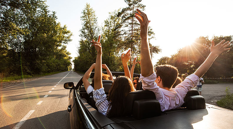 Road Trip Food and Entertainment: How to Keep Everyone Happy on Long Drives