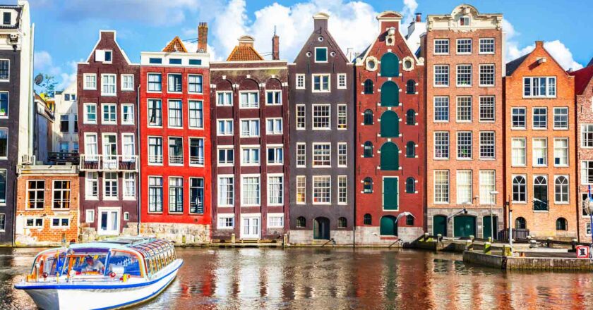 The Best Neighborhoods in Amsterdam for Architecture Lovers